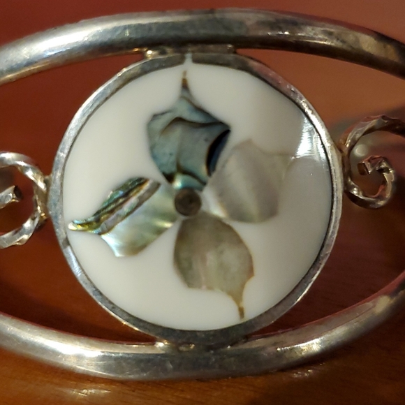 Vintage Alpaca Silver Inlaid Bracelet Cuff Flower - Picture 4 of 4